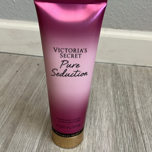 Victoria’s Secret pure seduction bundle - Picture 2 of 8